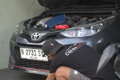 Proses inspeksi mobil bekas profesional CekinMobil - pemeriksaan menyeluruh kondisi kendaraan di Jabodetabek